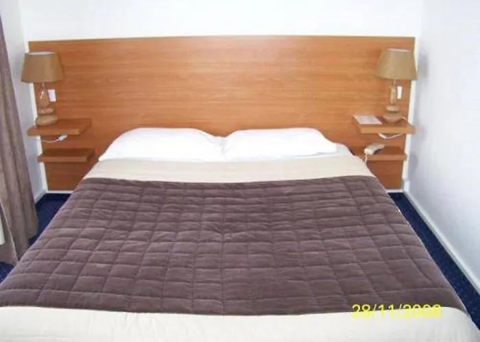 Normotel La Marine 76 Rives-en-Seine