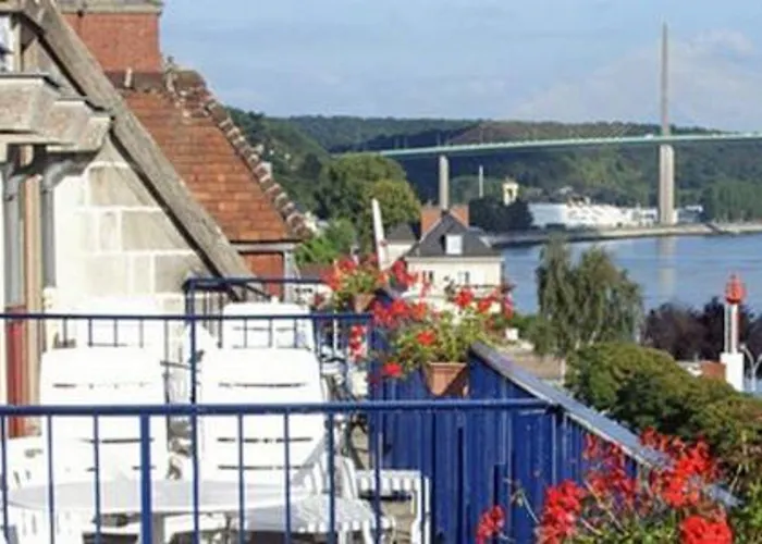 Normotel La Marine 76 2*