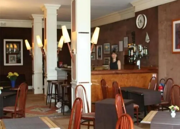 Normotel La Marine 76 Hotel Rives-en-Seine